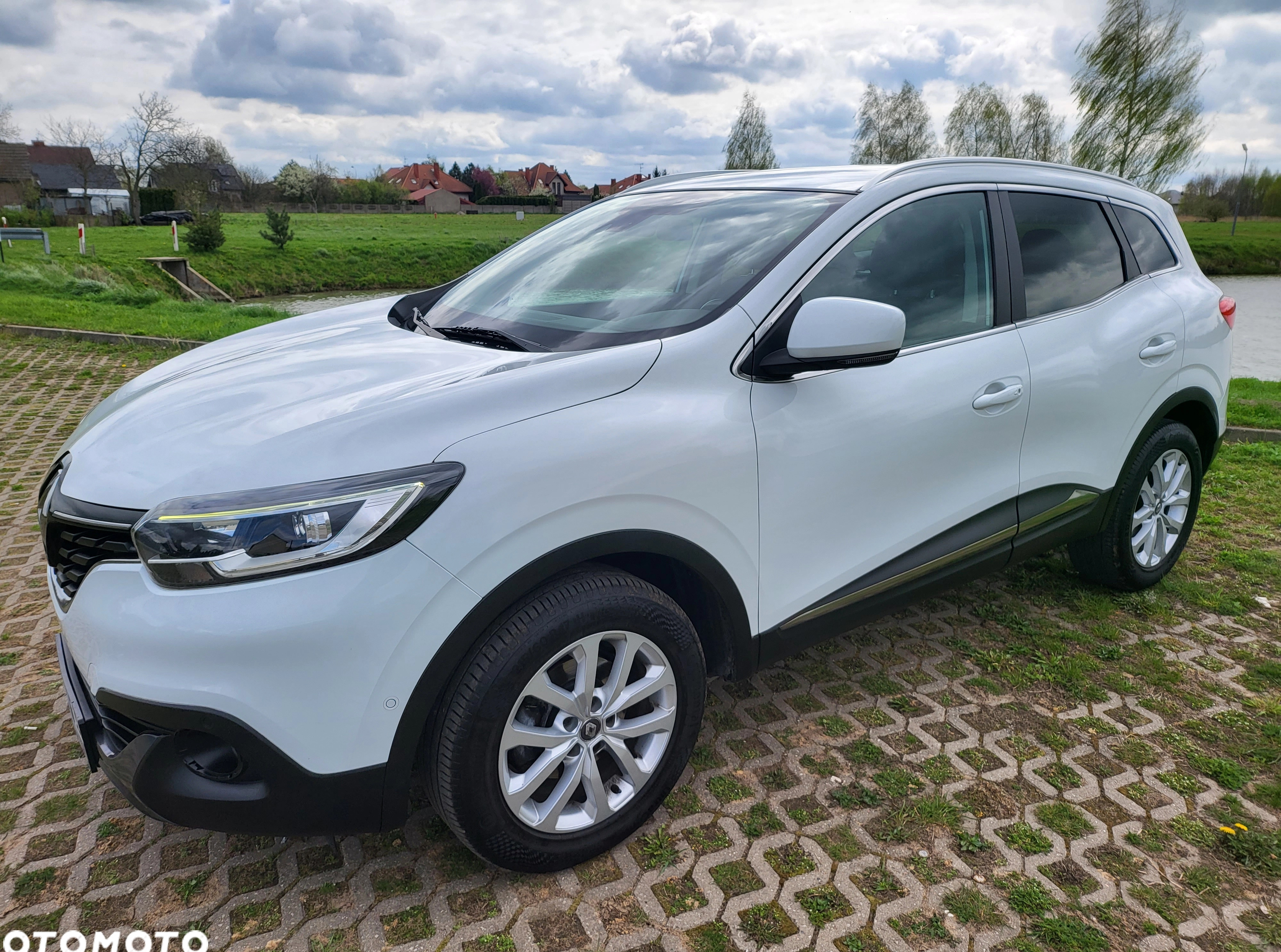 Renault Kadjar cena 48909 przebieg: 198000, rok produkcji 2016 z Sieradz małe 781